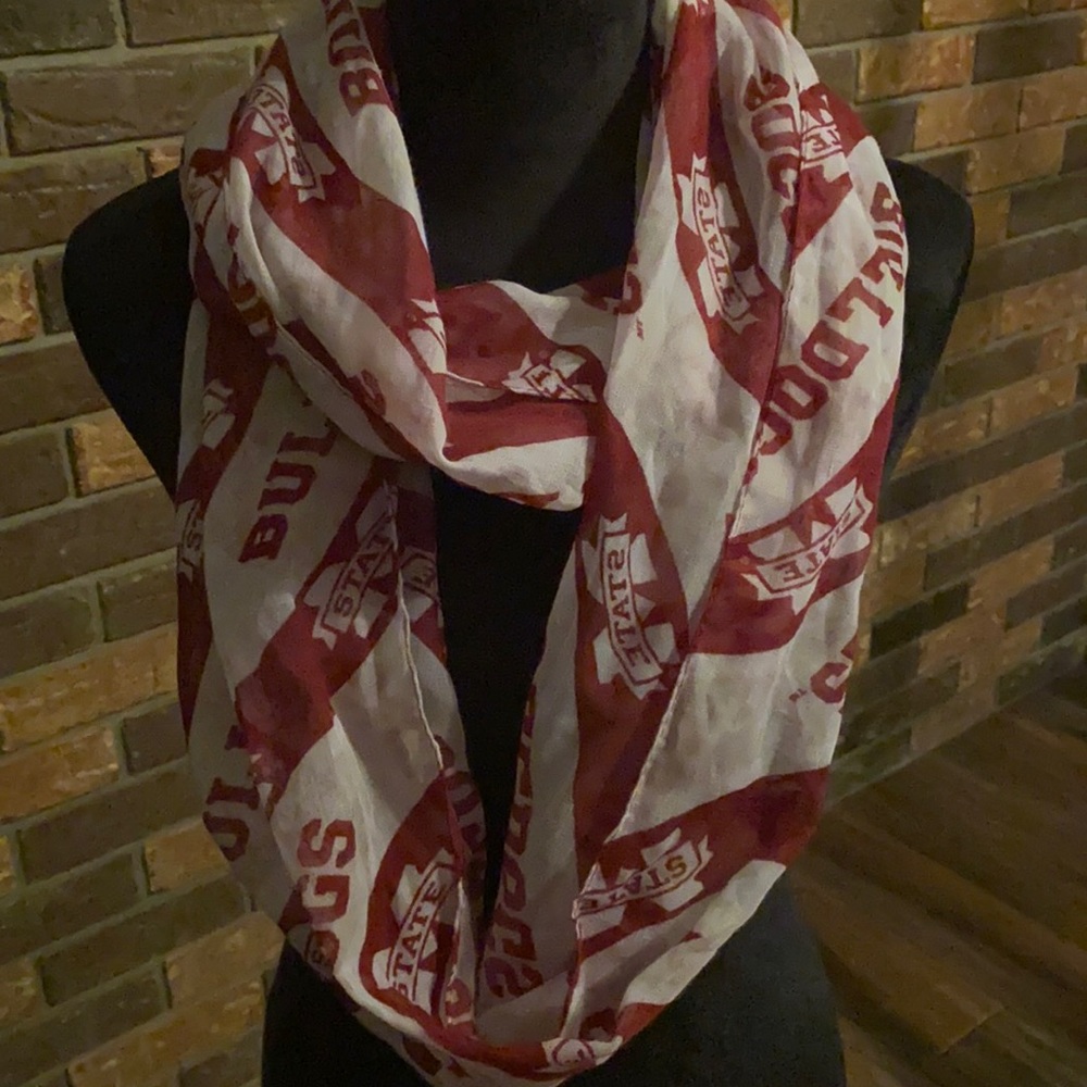 Mississippi State Bulldogs scarf